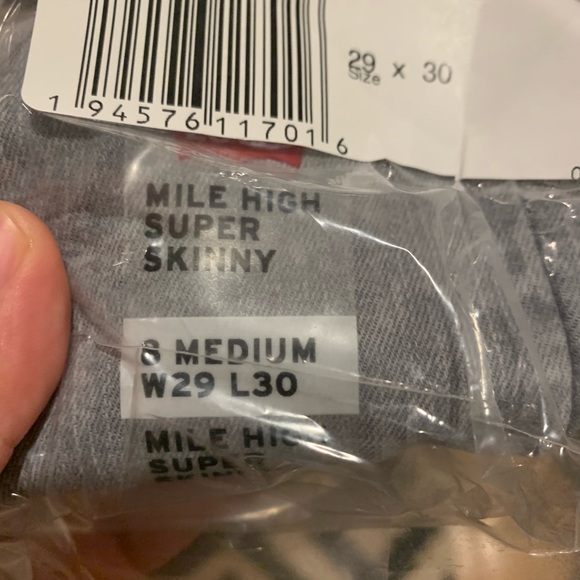 Levi's
Women's Mile High Super Skinny Jeans - Picture 9 of 13